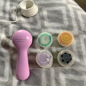 Clarisonic Mia Smart in Pink with Multi-Color Brush Heads